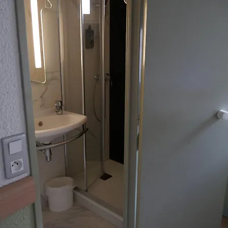 Ibis Budget Hotel 2*