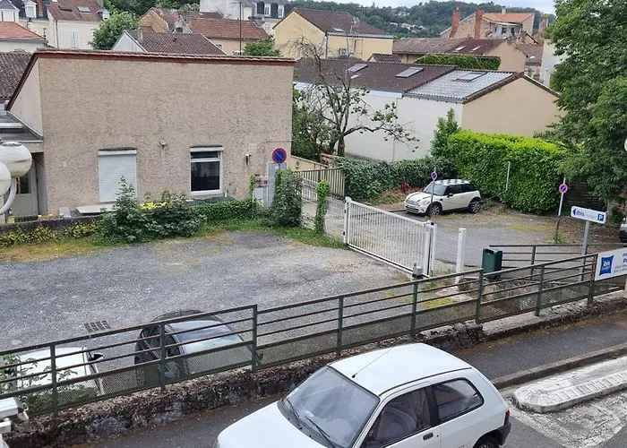 Ibis Budget Hotel 2*